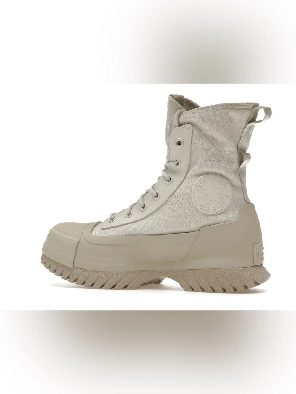 Converse unisex Chukka Boots in Light Beige/Cream